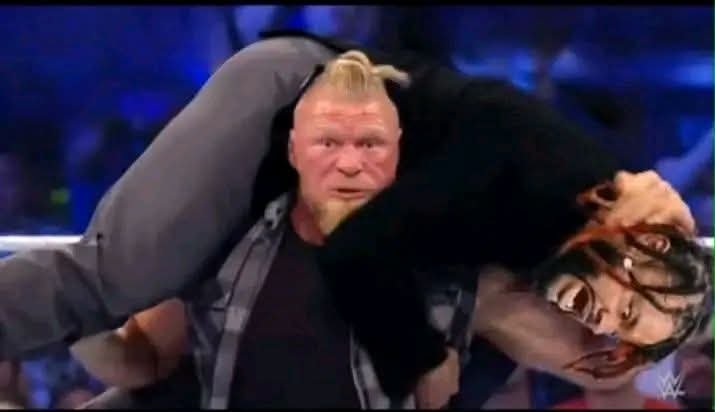 “Beast Unleashed: Brock Lesnar Returns at WWE SmackDown Live Event, Destroys Jacob Fatu in Shocking Beatdown”