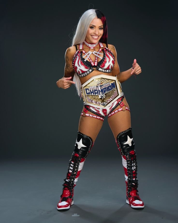 Best wishes to WWE Superstar Zelina Vega!