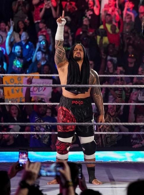 Solo Sikoa shockingly kicks major WWE star’s brother out of his family!